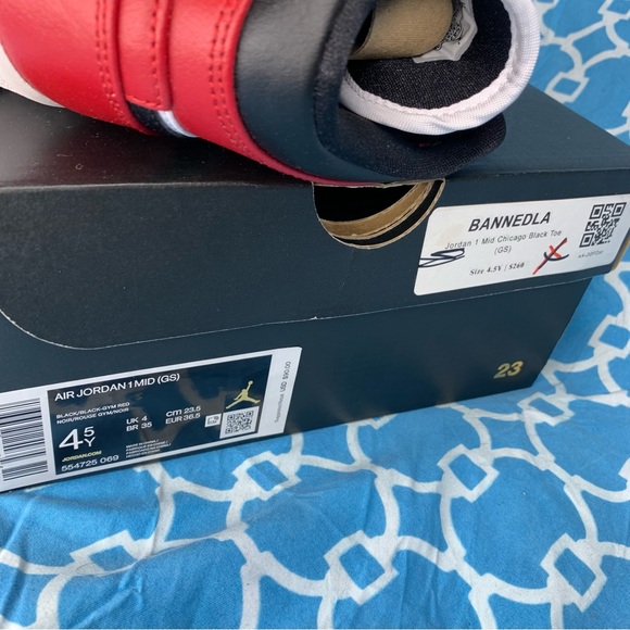 Nike Youth size 4.5y Air Jordan 1 mid chicago black toe GS kids bred red black - Picture 6 of 7